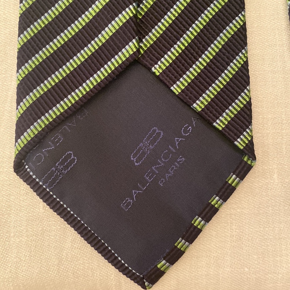 Authentic BALENCIAGA silk tie. - Picture 4 of 8
